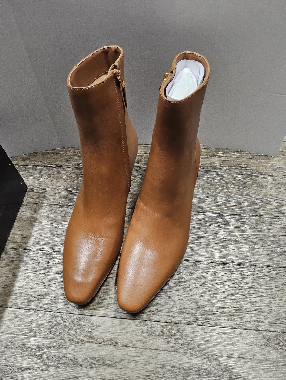 NWOT Lauren Ralph Lauren Size 9 Tan Leather Ankle Zip Boots - Picture 10 of 11